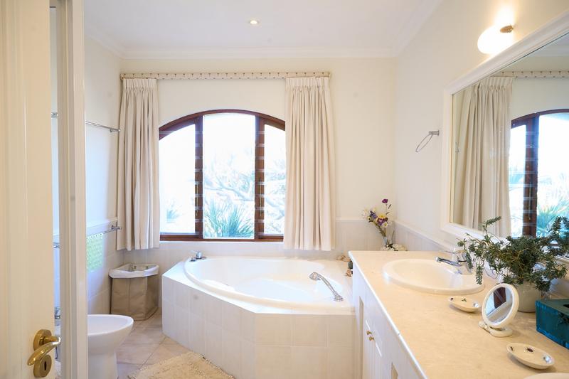 To Let 4 Bedroom Property for Rent in Seaside Longships Western Cape